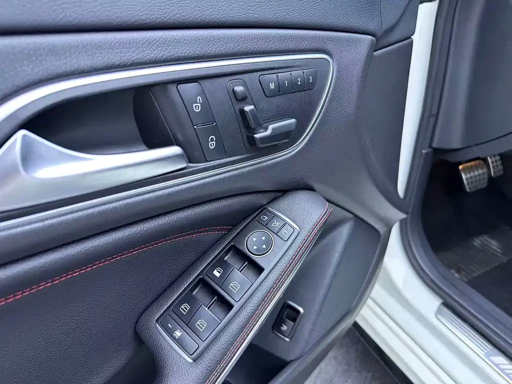 Mercedes-Benz CLA AMG 2015 — фото 26