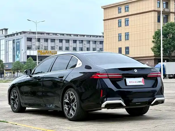 BMW 5 Series 2025