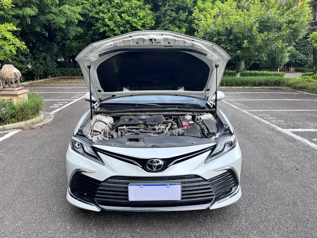 Toyota Camry 2023 — фото 11