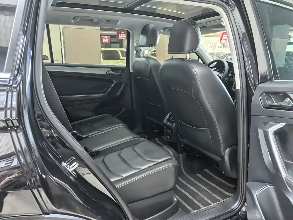 Volkswagen Tiguan L 2018 — фото 13