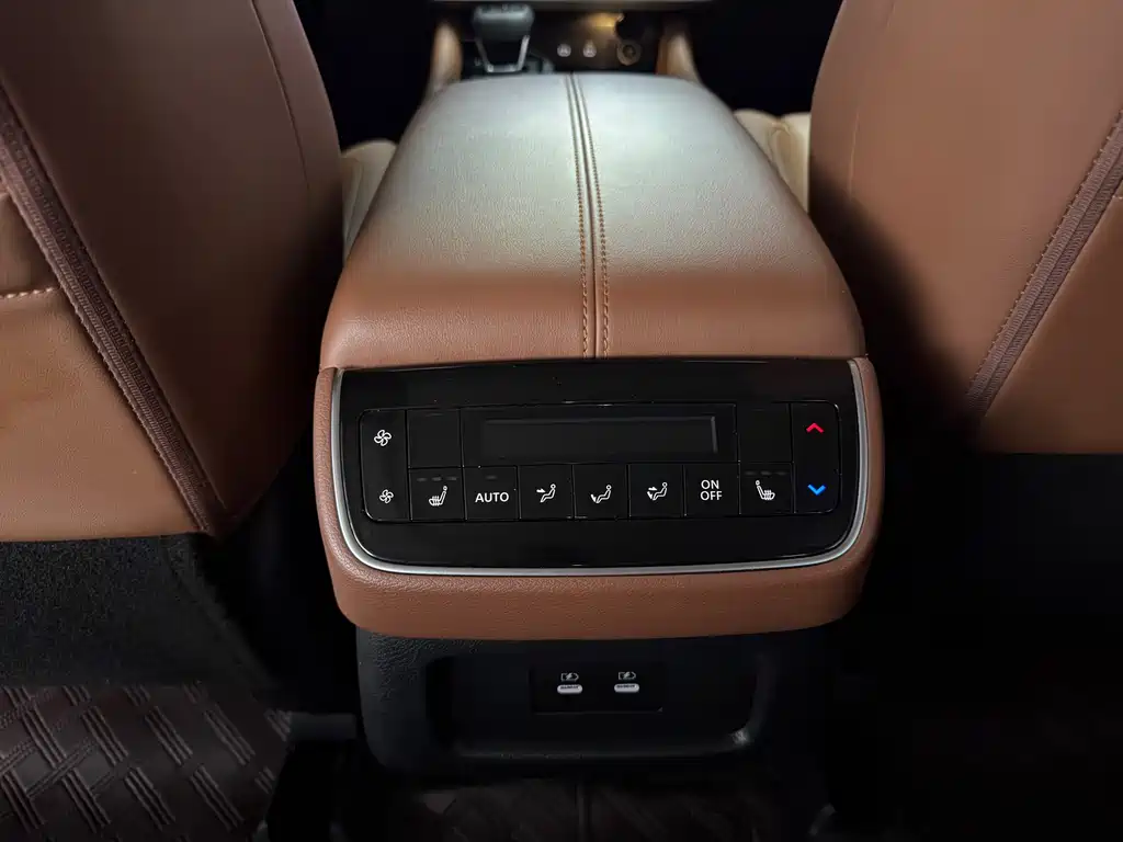 Nissan Teramont 2024 — фото 10