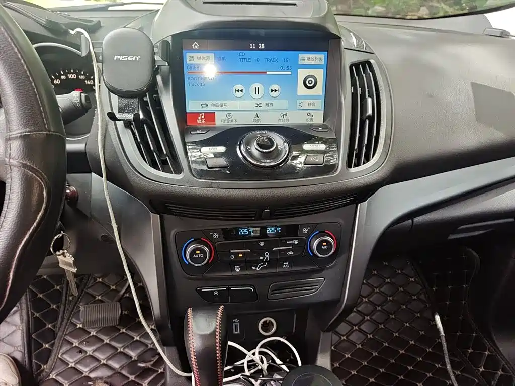 Ford Kuga 2017 — фото 9
