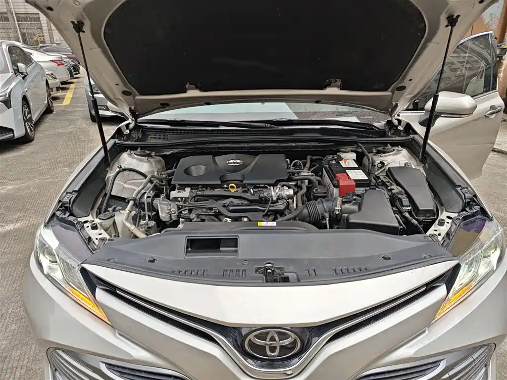 Toyota Camry 2020 — фото 16