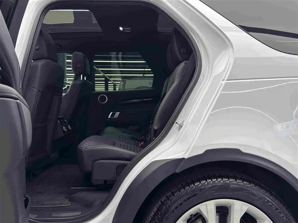 Land Rover Discovery 2026 — фото 9