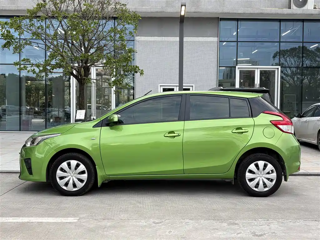 Toyota Yaris L 2014