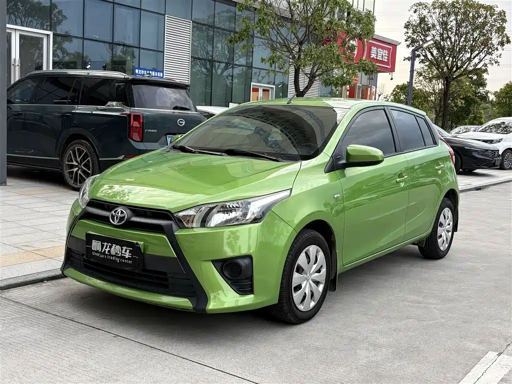 Toyota Yaris L 2014