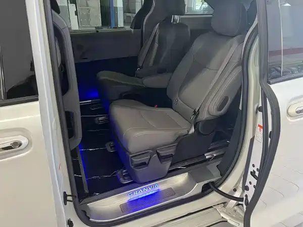 Toyota Granvia 2024