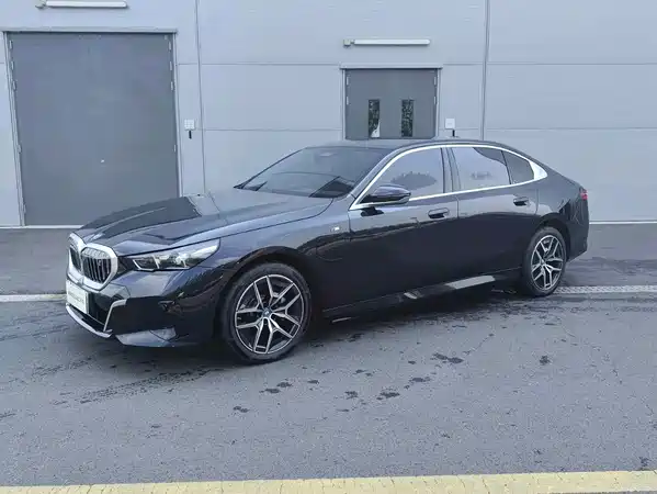 BMW i5 2026