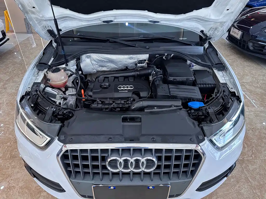 Audi Q3 2015 — фото 16