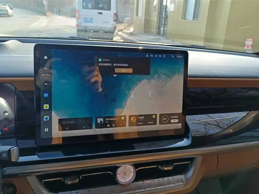 Tank 500 New Energy 2023 — фото 13