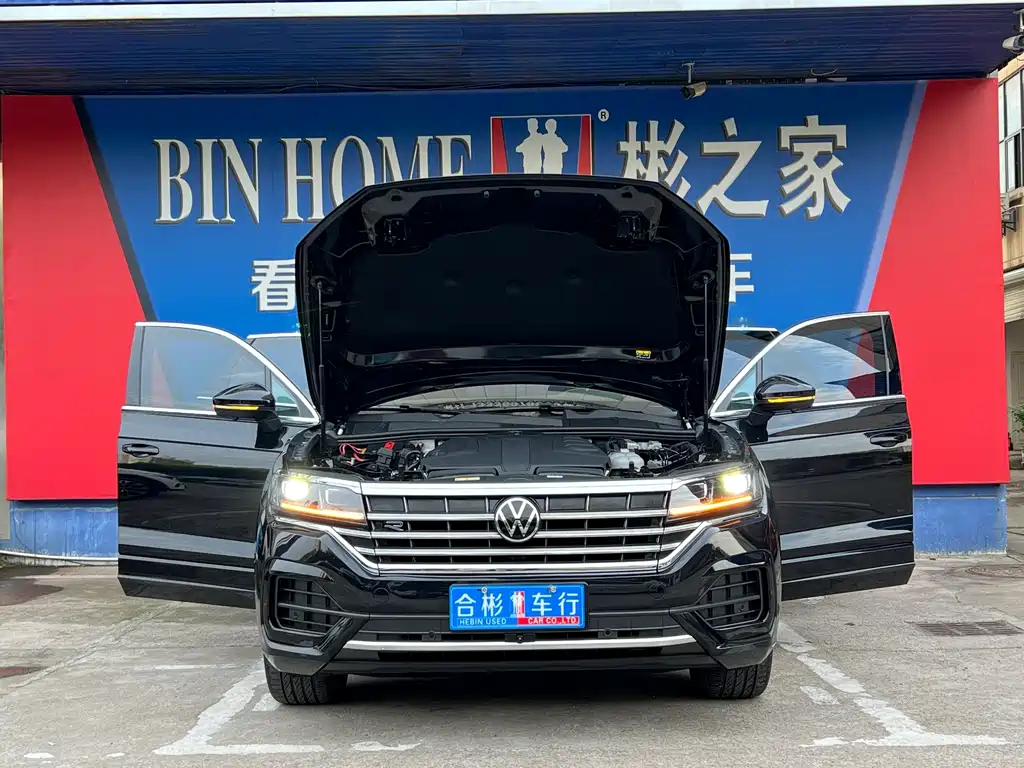 Volkswagen Touareg 2022 — фото 27