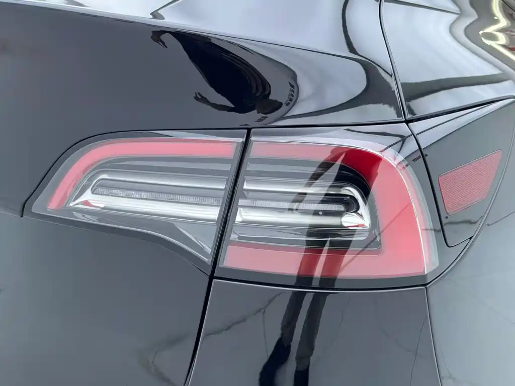 Tesla Model Y 2021 — фото 9