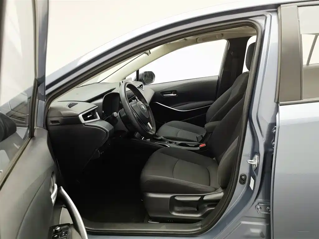 Toyota Corolla 2023 — фото 10