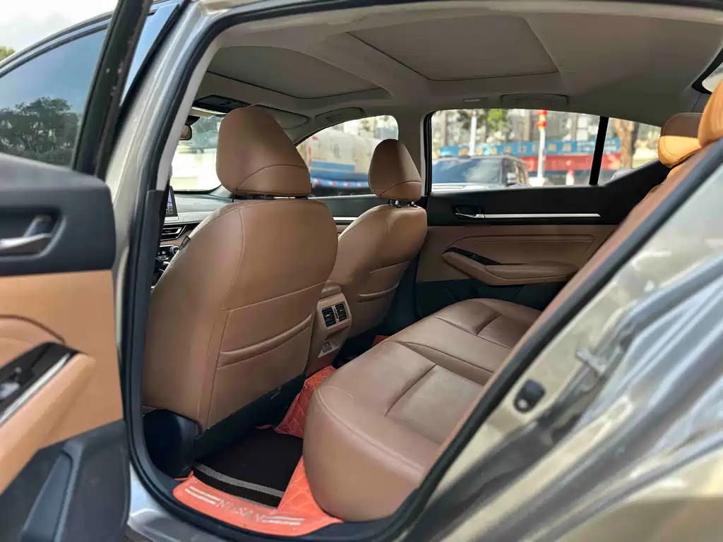 Nissan Teana 2023