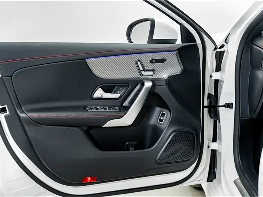 Mercedes-Benz A-Class 2024 — фото 16