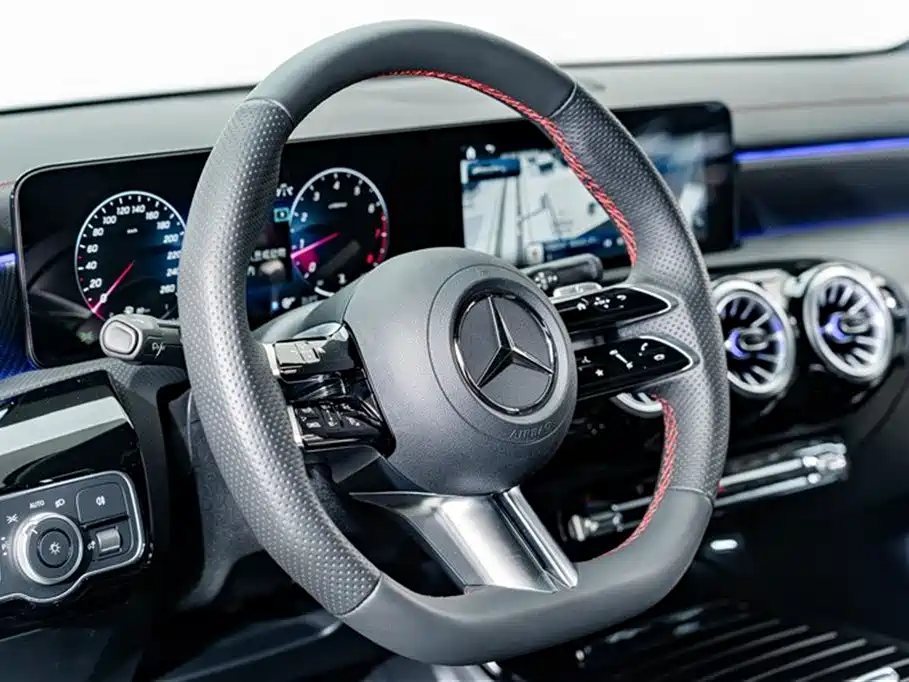 Mercedes-Benz A-Class 2024 — фото 10