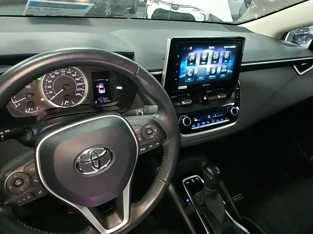 Toyota Corolla 2020 — фото 10