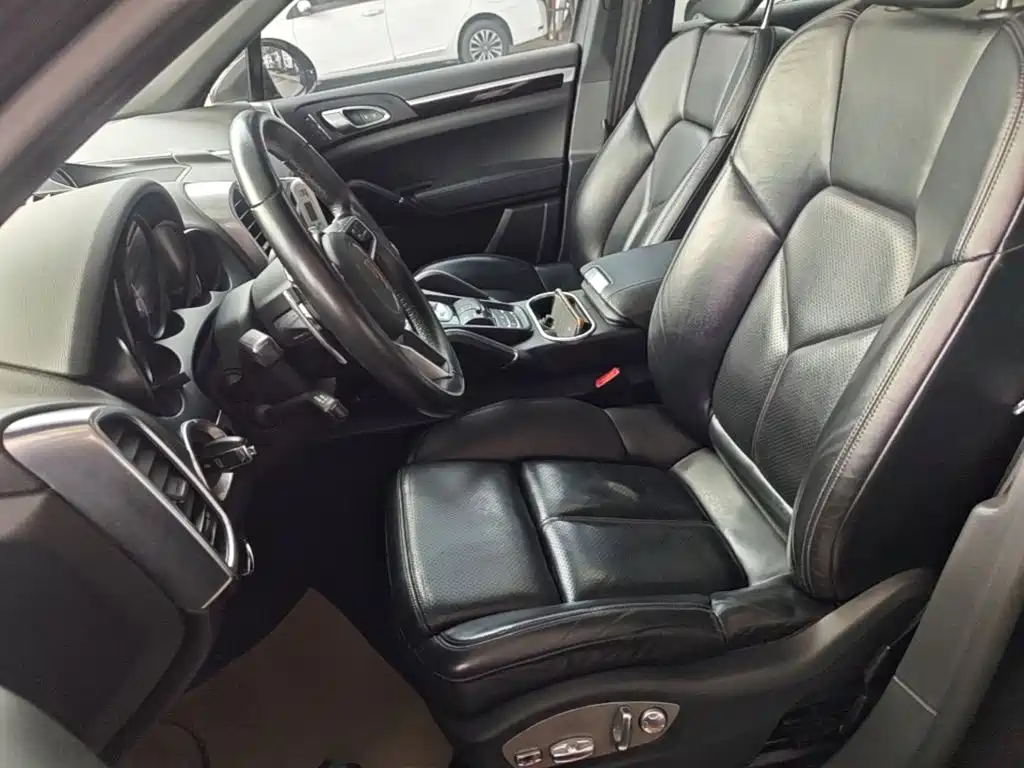 Porsche Cayenne 2017 — фото 15