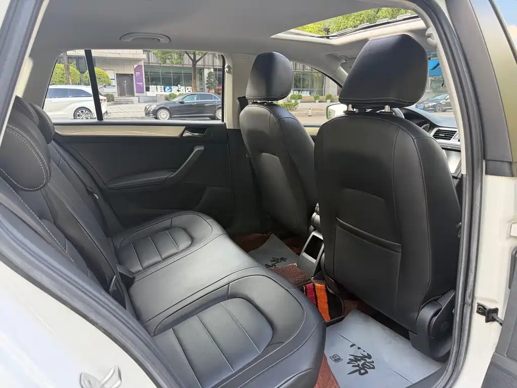 Skoda Rapid Spaceback 2019 — фото 9