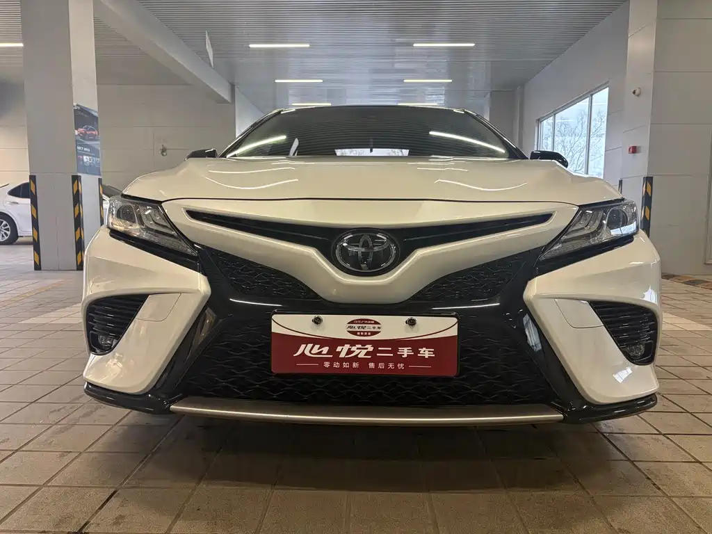 Toyota Camry 2021 — фото 2