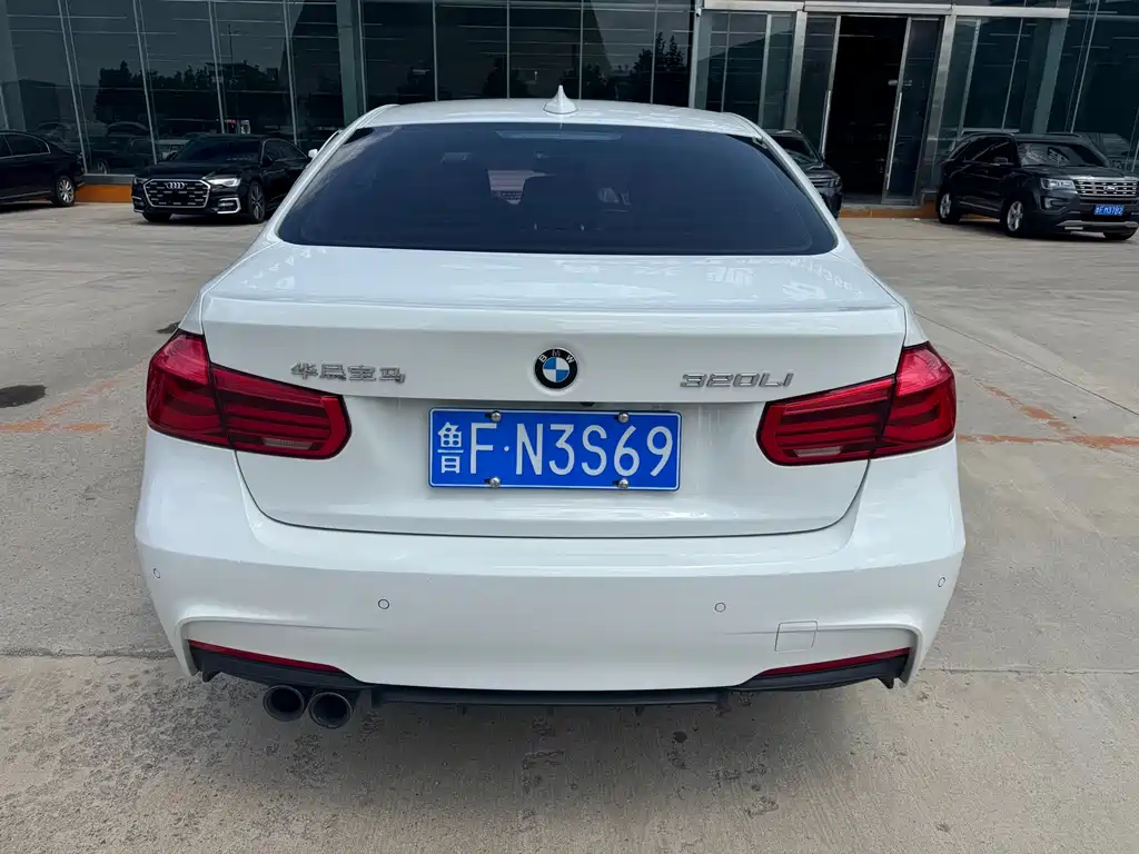 BMW 3 Series 2019 — фото 9