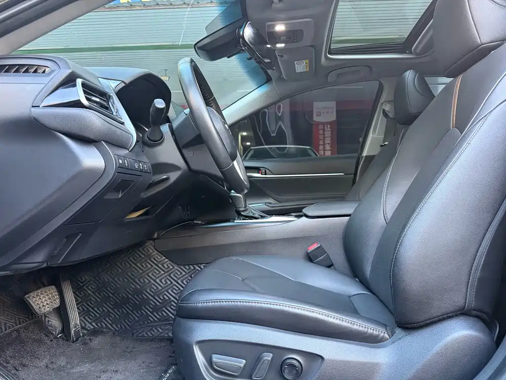 Toyota Camry 2023