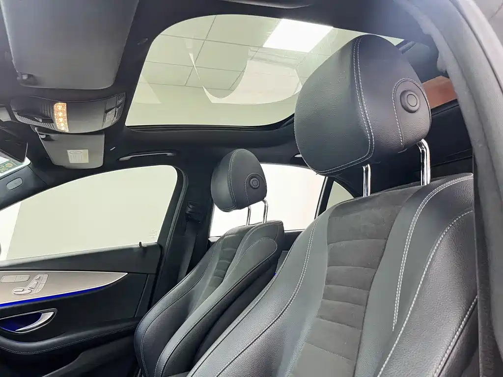 Mercedes-Benz E-Class 2018 — фото 15
