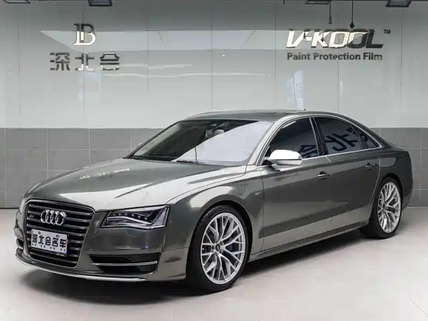 Audi S8 2013