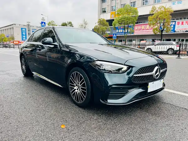 Mercedes-Benz C-Class 2024