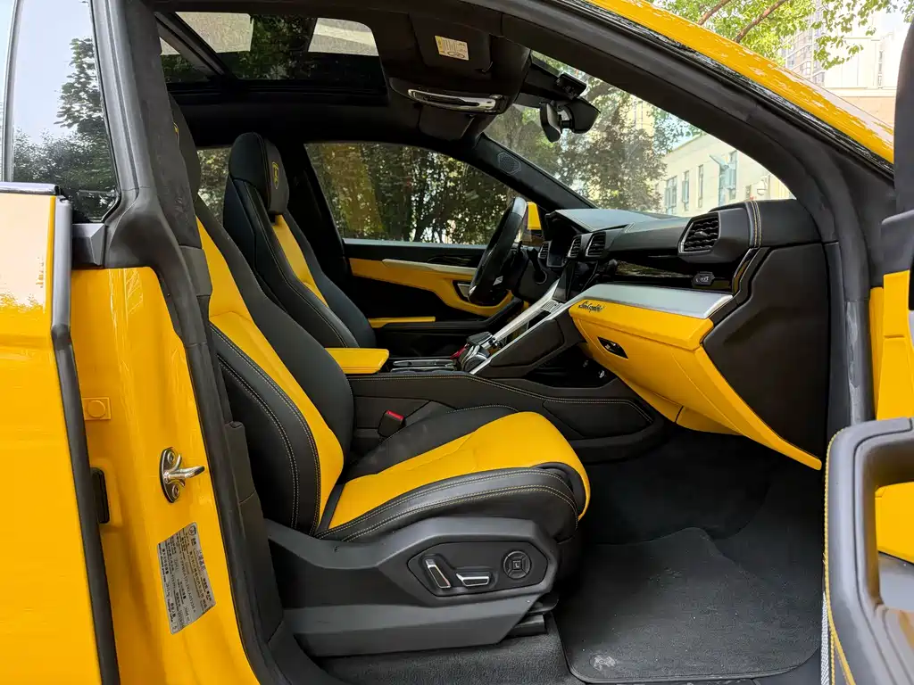 Lamborghini Urus 2019 — фото 8