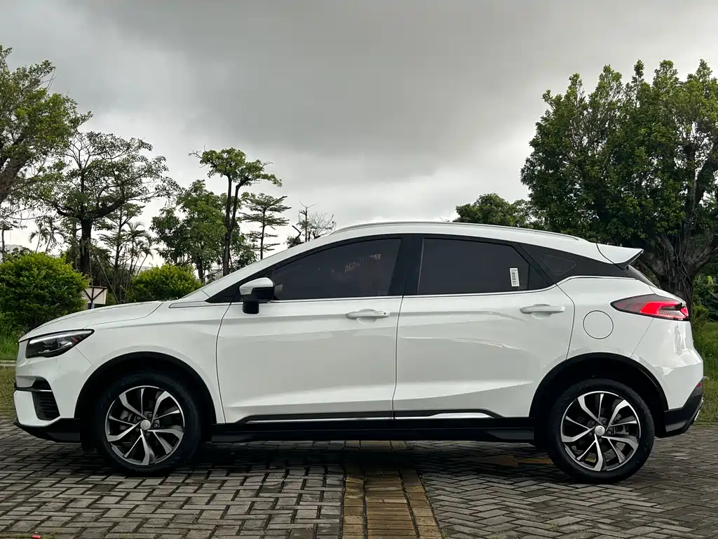 Geely Emgrand S 2024
