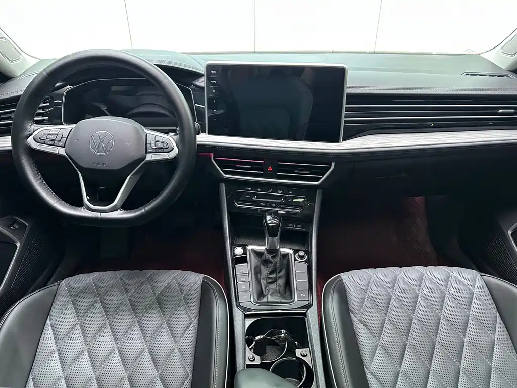 Volkswagen Sagitar 2022