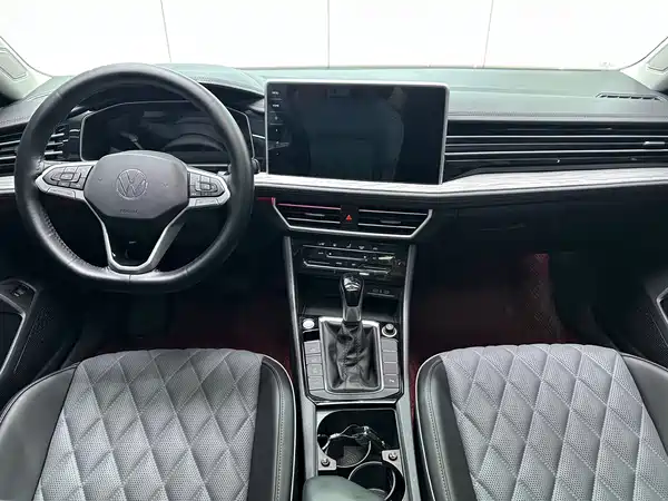 Volkswagen Sagitar 2022