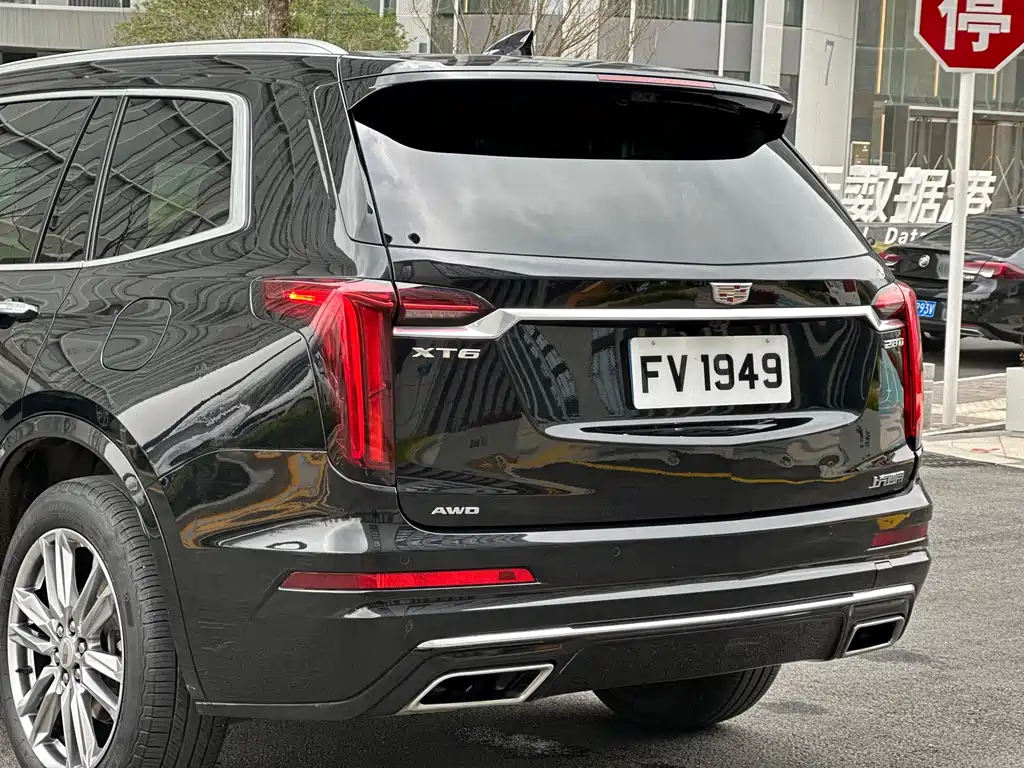 Cadillac XT6 2022 — фото 32