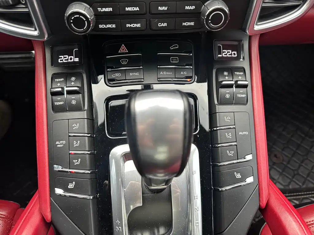 Porsche Cayenne 2018 — фото 13