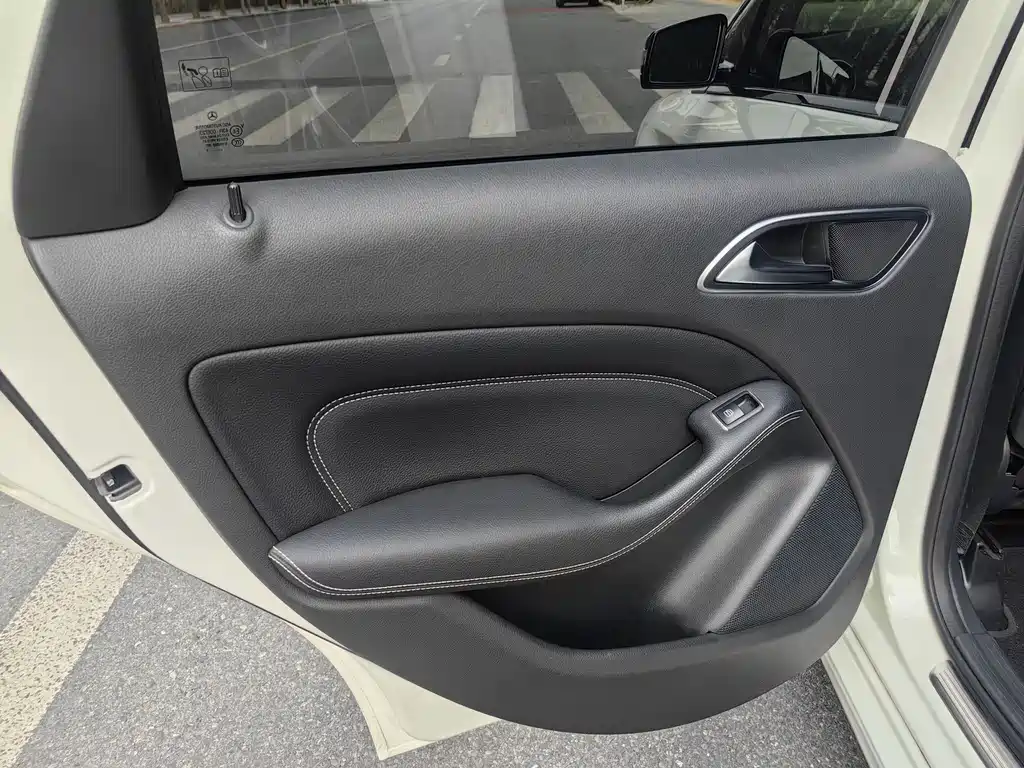 Mercedes-Benz B-Class 2013 — фото 15