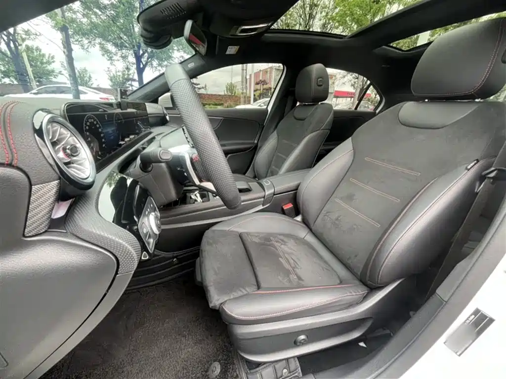 Mercedes-Benz A-Class 2024 — фото 18