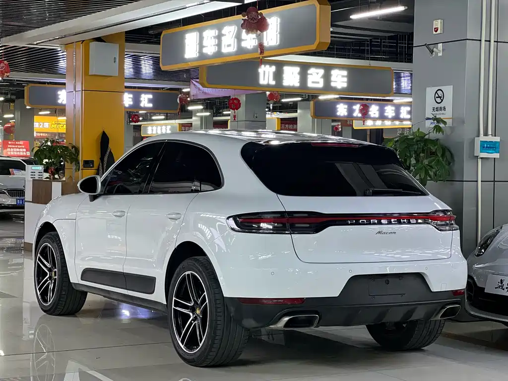 Porsche Macan 2022 — фото 17