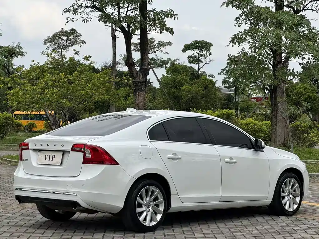 Volvo S60 2016 — фото 5
