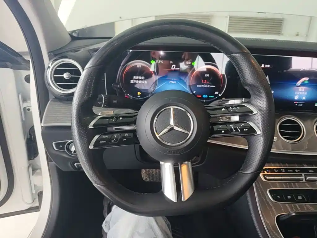 Mercedes-Benz E-Class 2021 — фото 11