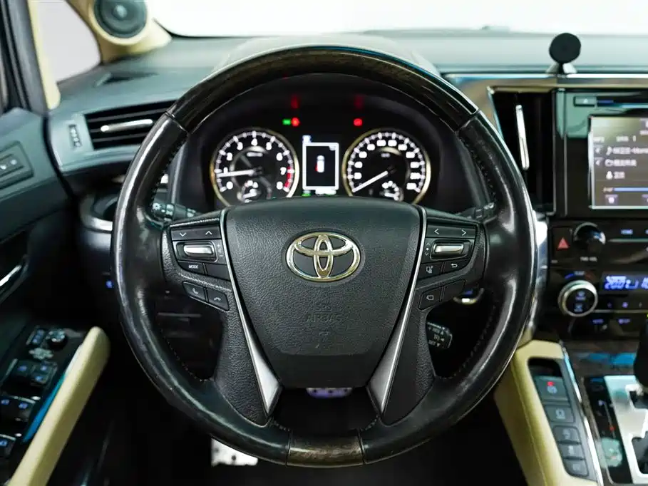 Toyota Alphard 2018 — фото 8