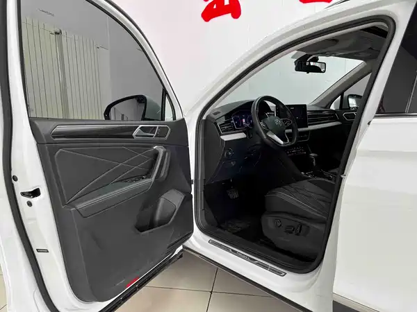Volkswagen Tiguan L 2022