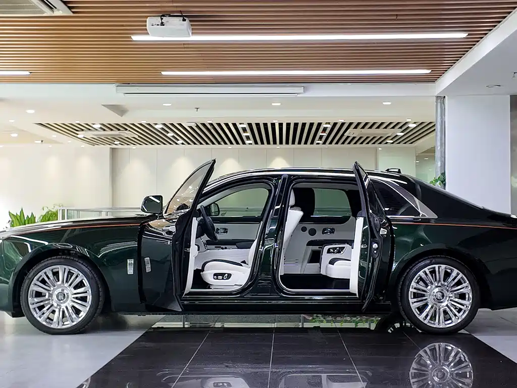 Rolls-Royce Ghost 2021 — фото 5