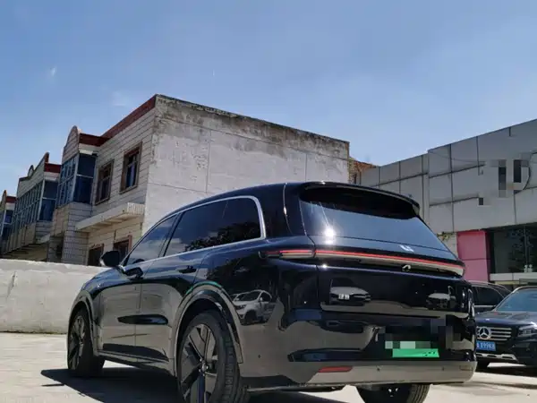 Li Auto L8 2025