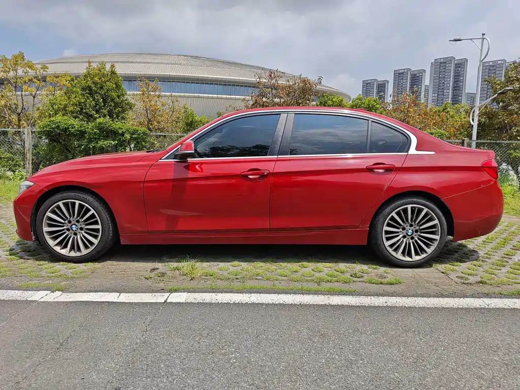 BMW 3 Series 2019 — фото 14