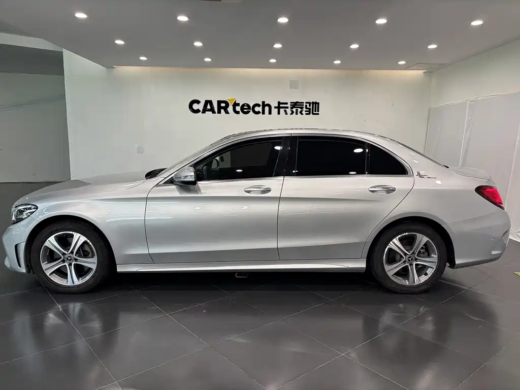 Mercedes-Benz C-Class 2019 — фото 16