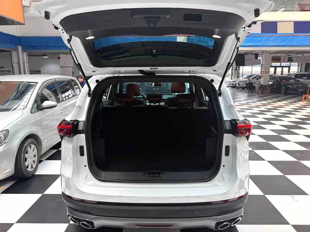 Jetour Jietu X70 PLUS 2023 — фото 16
