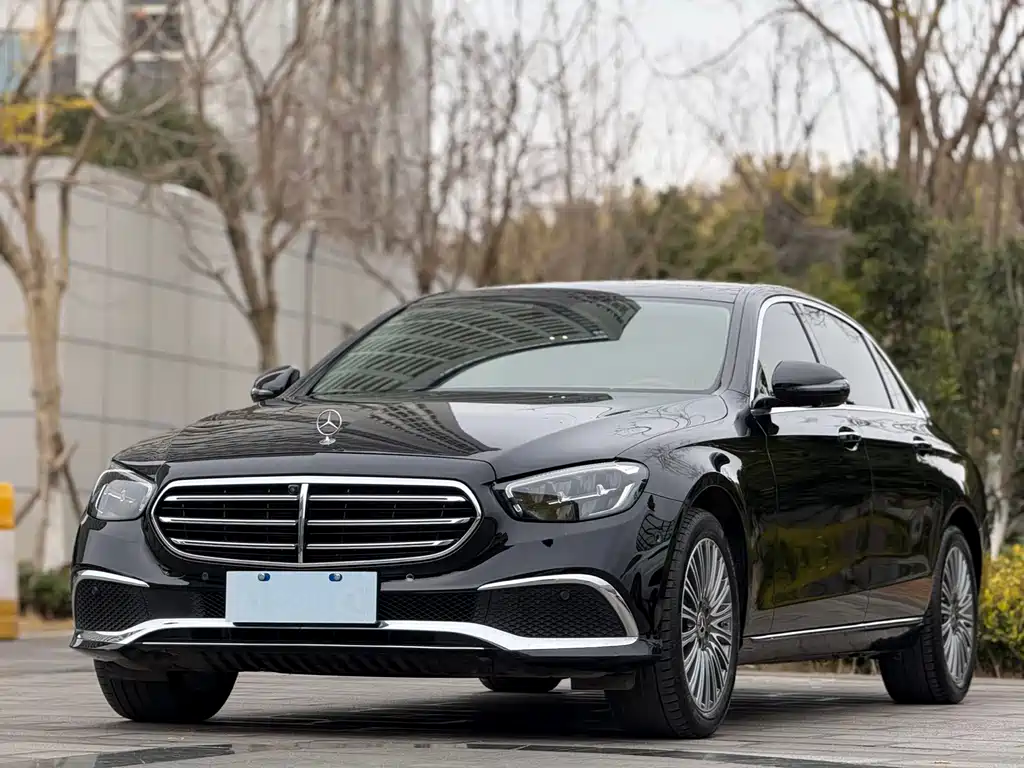 Mercedes-Benz E-Class 2022 — фото 1