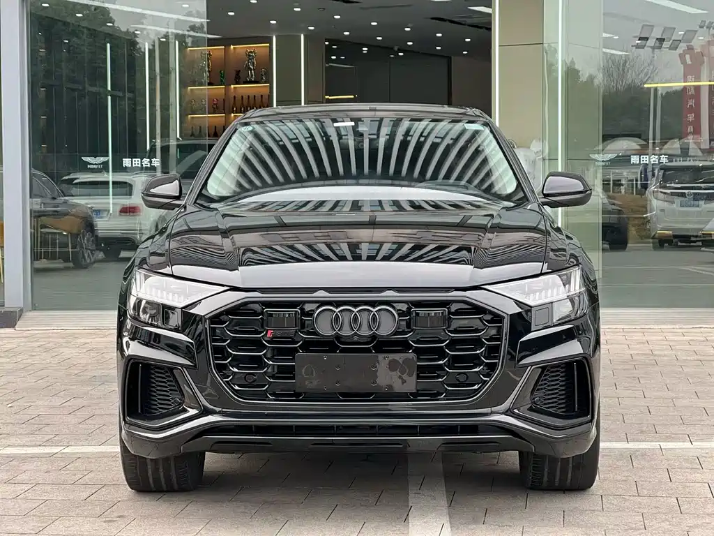 Audi Q8 2022 — фото 1