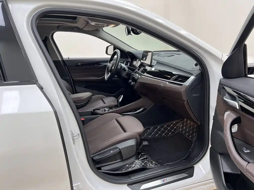 BMW X2 2023 — фото 30
